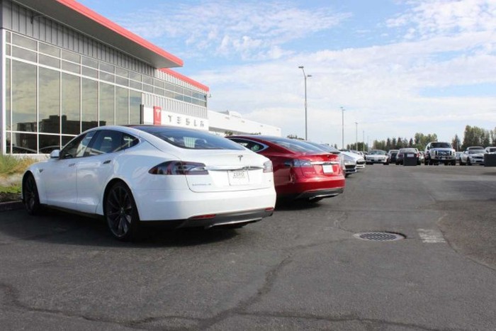 Экскурсия по заводу Tesla Motors (44 фото) Экскурсия по заводу Tesla Motors (44 фото)