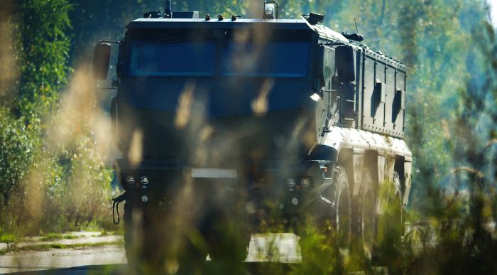Тест-драйв бронированного КАМАЗ-63968 «Тайфун-К» (26 фото) Тест-драйв бронированного КАМАЗ-63968 «Тайфун-К» (26 фото)