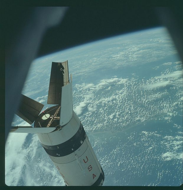 NASA опубликовало редкие фотографии Луны (36 фото) NASA опубликовало редкие фотографии Луны (36 фото)
