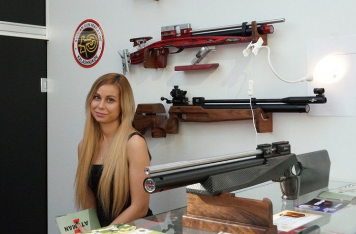 В Москве прошла выставка оружия ARMS & Hunting 2015 (26 фото) В Москве прошла выставка оружия ARMS & Hunting 2015 (26 фото)