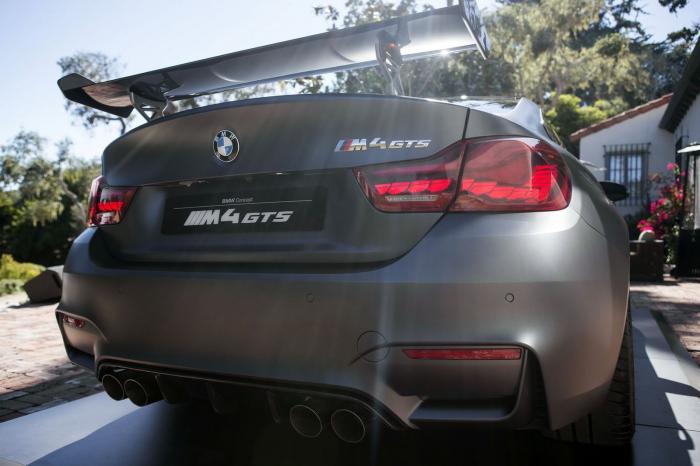 M4 GTS    BMW (36 )