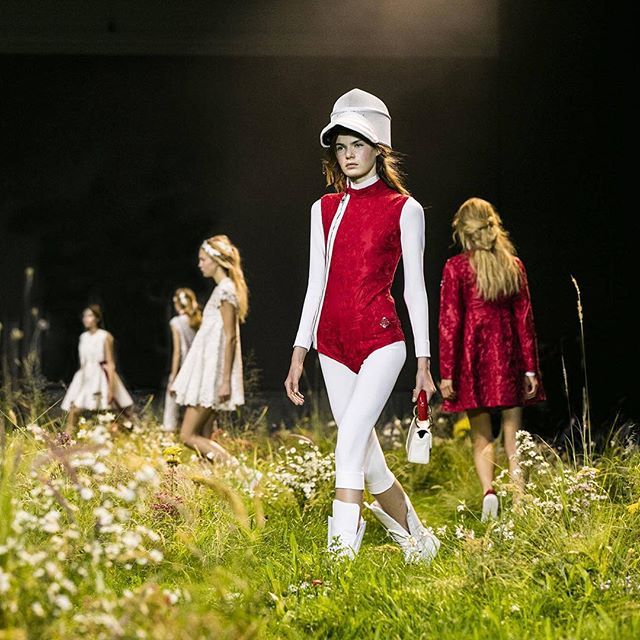      Moncler Gamme Rouge - 2016 (7 )