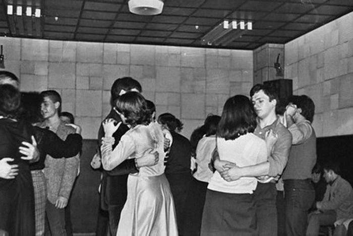 Вот она настоящая дискотека 80-х. СССР, 1989 год (5 фото) Вот она настоящая дискотека 80-х. СССР, 1989 год (5 фото)
