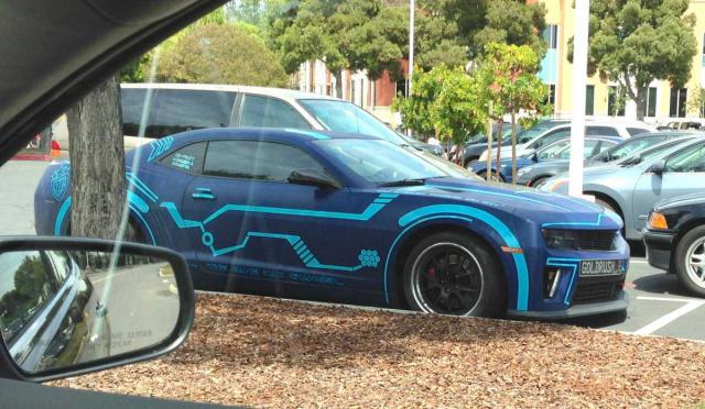 Шикарные автомобили у штаб-квартиры Facebook в Калифорнии (12 фото) Шикарные автомобили у штаб-квартиры Facebook в Калифорнии (12 фото)