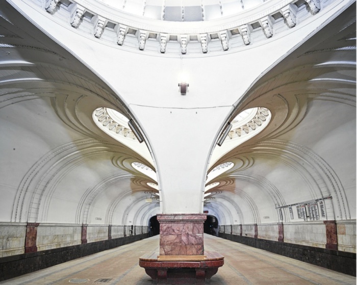 Красота российского метро на фото Дэвида Бурдени (8 фото) Красота российского метро на фото Дэвида Бурдени (8 фото)