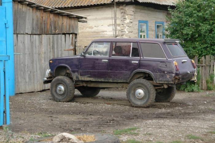 Самодельный джип из российской глубинки (3 фото) Самодельный джип из российской глубинки (3 фото)