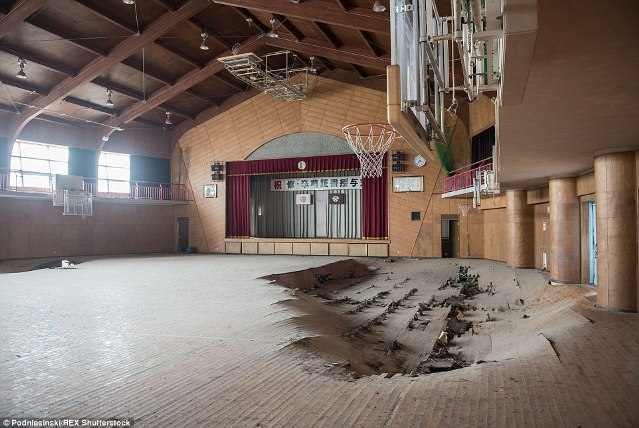 Последствия аварии на АЭС Фукусима(14 фото) Последствия аварии на АЭС Фукусима(14 фото)