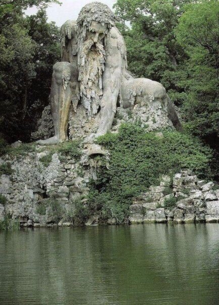 Величественная и масштабная скульптура Colosso dell’Appennino ( 6 фото) Величественная и масштабная скульптура Colosso dell’Appennino ( 6 фото)