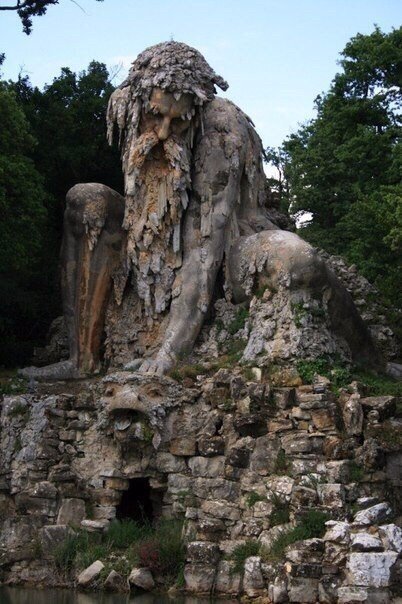 Величественная и масштабная скульптура Colosso dell’Appennino ( 6 фото) Величественная и масштабная скульптура Colosso dell’Appennino ( 6 фото)