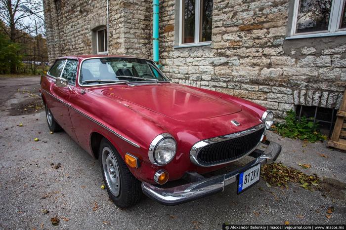 - Volvo P1800 (4 )