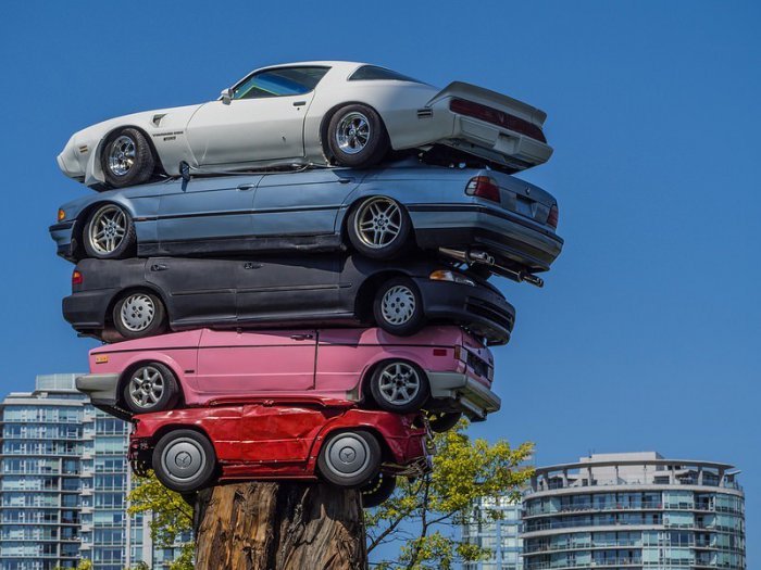 «Trans Am Totem» - искусство укладки автомобилей (5 фото) «Trans Am Totem» - искусство укладки автомобилей (5 фото)