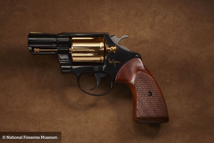      National Firearms (40 )