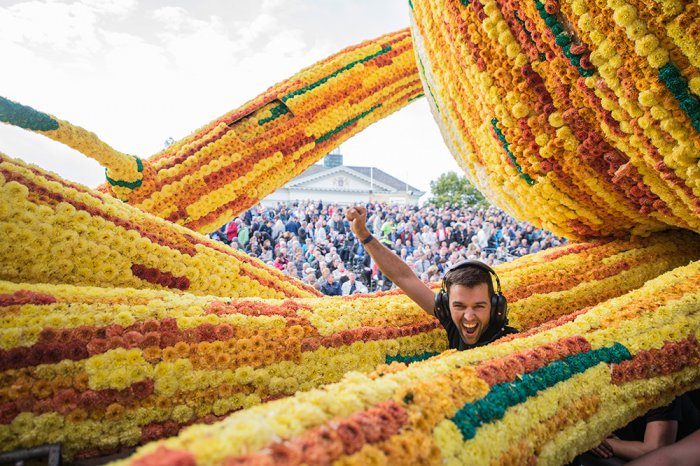 Парад цветов «Corso Zundert» в Нидерландах (18 фото) Парад цветов «Corso Zundert» в Нидерландах (18 фото)