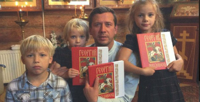 Актеры из фильма «Бумер» спустя 12 лет (14 фото) Актеры из фильма «Бумер» спустя 12 лет (14 фото)