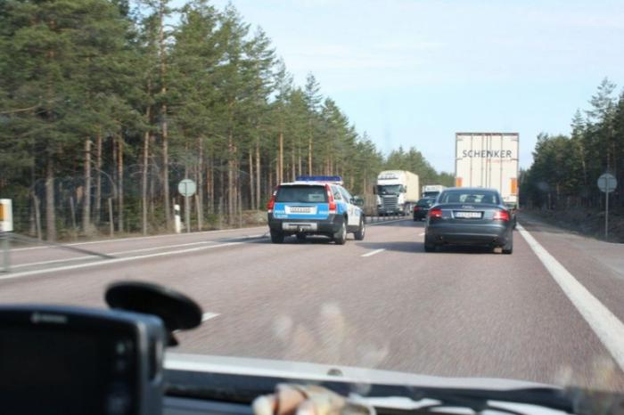 Volvo изнасиловал Аудюху (8 фото) Volvo изнасиловал Аудюху (8 фото)