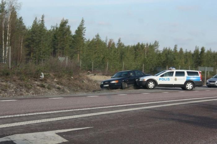 Volvo   (8 )