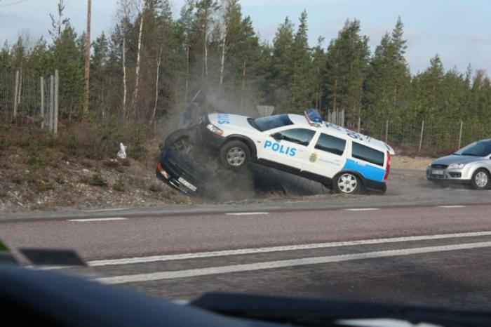 Volvo   (8 )