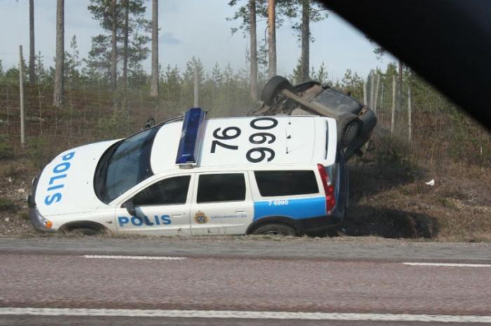 Volvo   (8 )