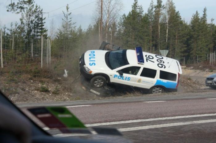 Volvo   (8 )