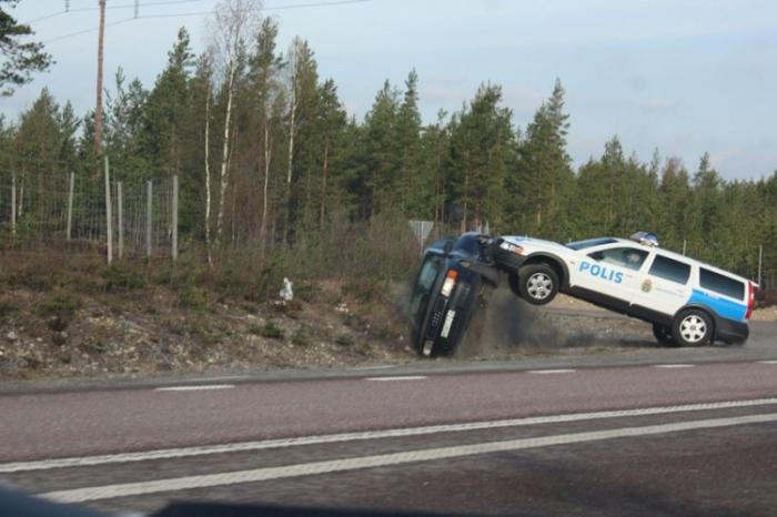 Volvo   (8 )