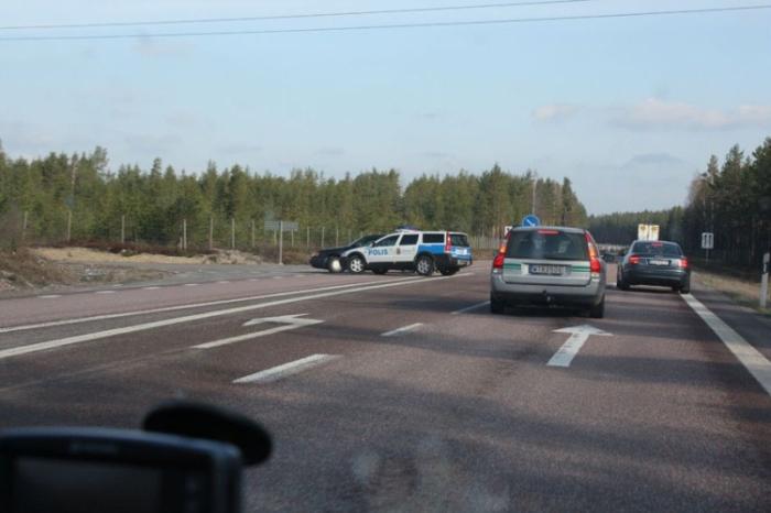 Volvo   (8 )