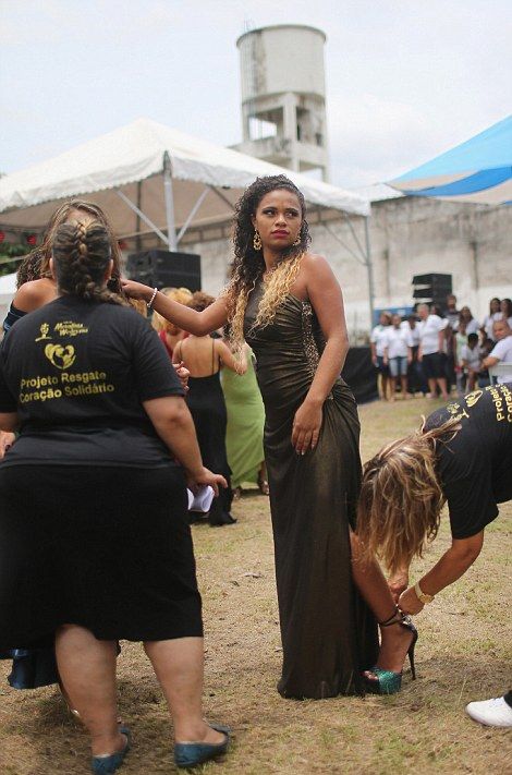      Miss Criminal 2015 (15 )