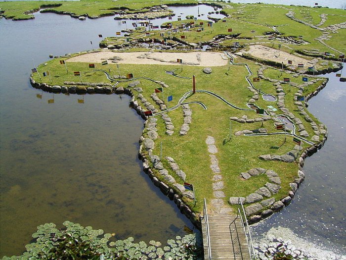 Карта мира на озере Клейтруп (8 фото) Карта мира на озере Клейтруп (8 фото)