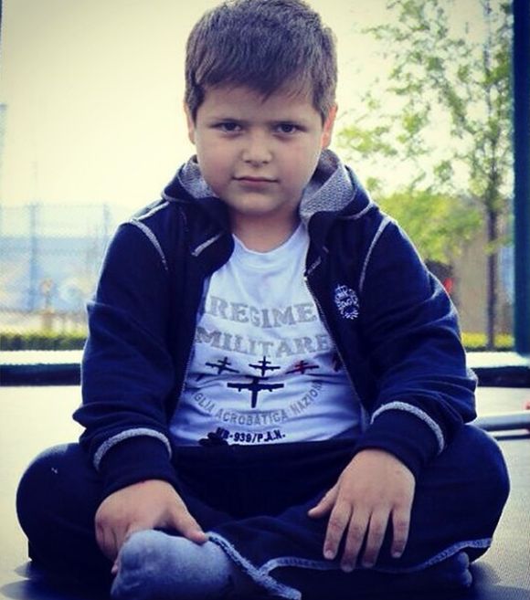 8-летнему сыну Рамзана Кадырова Адаму подарили спорткар (2 фото) 8-летнему сыну Рамзана Кадырова Адаму подарили спорткар (2 фото)
