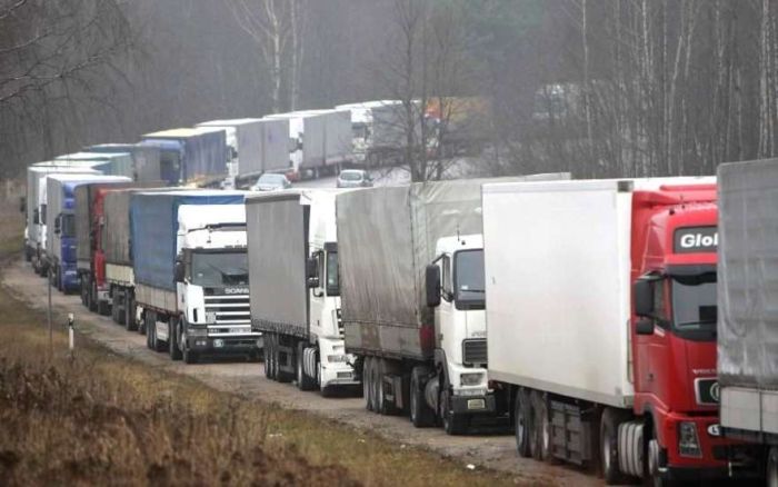 Дальнобойщики собираются провести масштабную акцию протеста (7 фото) Дальнобойщики собираются провести масштабную акцию протеста (7 фото)