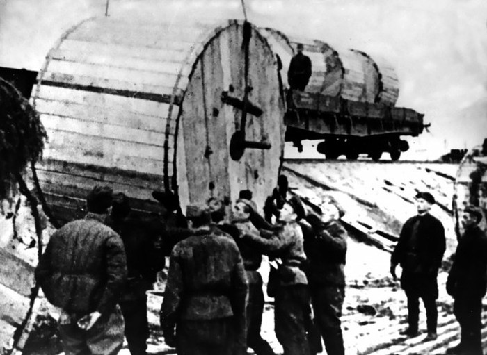 Как блокадный Ленинград электроэнергией обеспечили (11 фото) Как блокадный Ленинград электроэнергией обеспечили (11 фото)