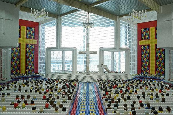 Грандиозные сооружения из LEGO (13 фото) Грандиозные сооружения из LEGO (13 фото)