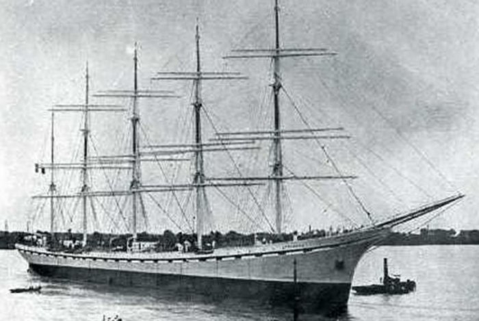 Самые большие парусные суда мира (8 фото) Самые большие парусные суда мира (8 фото)