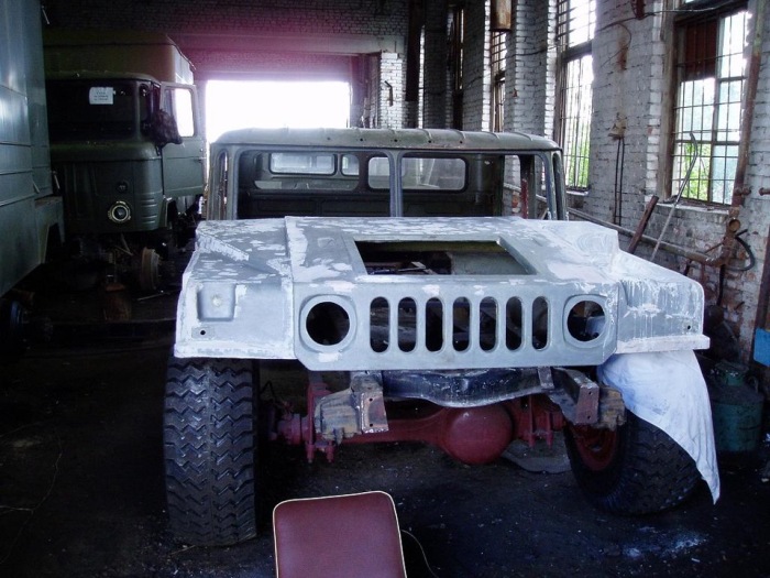   Hummer H1   -66 (10 )