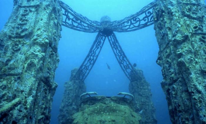6 великих построек, спрятанных на дне морей (6 фото) 6 великих построек, спрятанных на дне морей (6 фото)