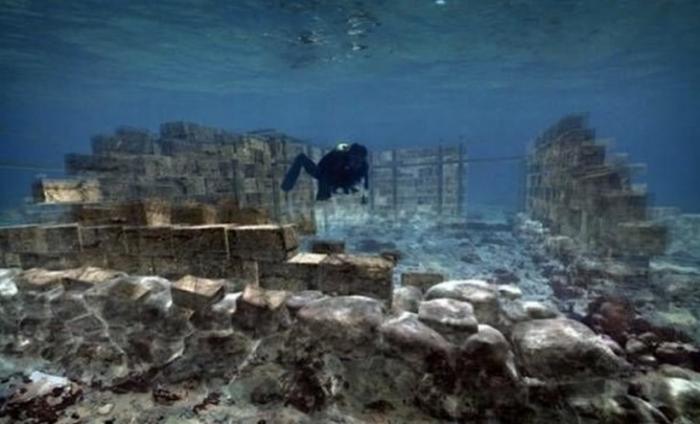 6 великих построек, спрятанных на дне морей (6 фото) 6 великих построек, спрятанных на дне морей (6 фото)
