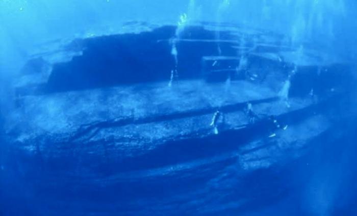 6 великих построек, спрятанных на дне морей (6 фото) 6 великих построек, спрятанных на дне морей (6 фото)