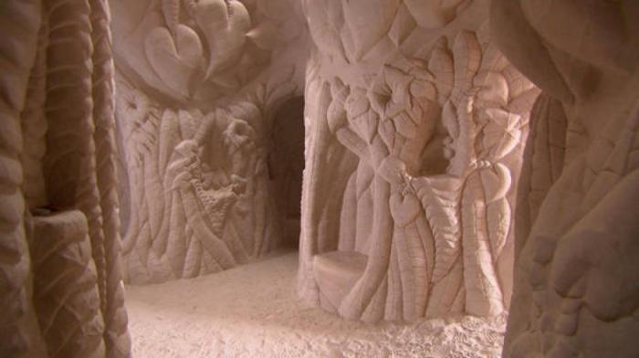 Скульптор 25 лет создавал подземный сказочный мир (18 фото) Скульптор 25 лет создавал подземный сказочный мир (18 фото)