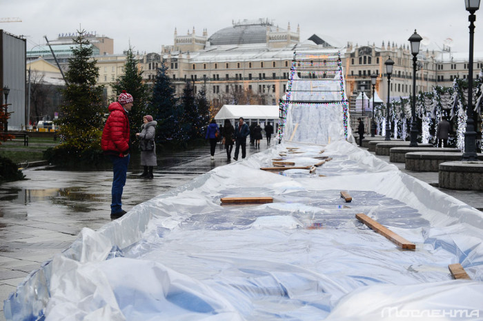 Последствия аномально теплой погоды в Москве (12 фото) Последствия аномально теплой погоды в Москве (12 фото)