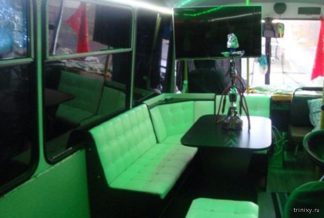  Party Bus     (4 )
