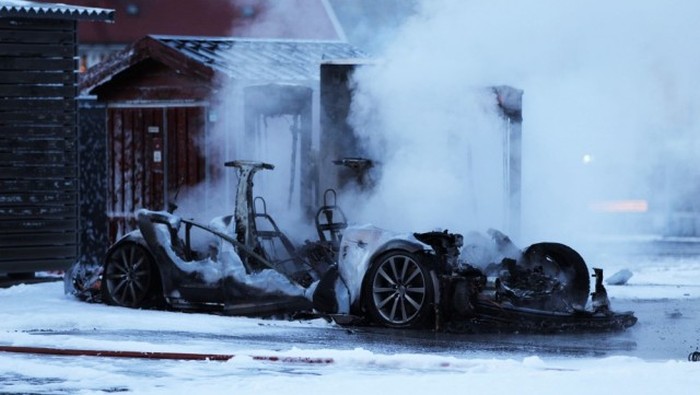   Tesla Model S      (3 )
