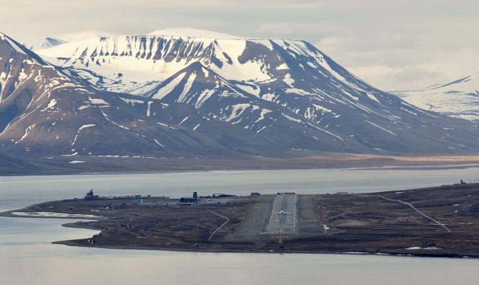 10 самых опасных аэропортов мира (10 фото) 10 самых опасных аэропортов мира (10 фото)