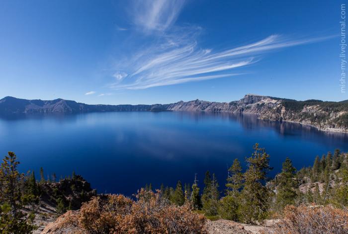   Crater Lake (25 )