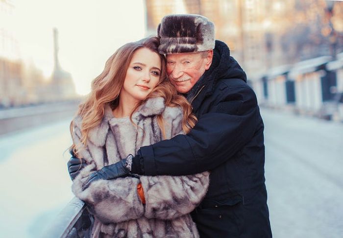 Иван Краско и его жена устроили романтическую фотосессию (9 фото) Иван Краско и его жена устроили романтическую фотосессию (9 фото)
