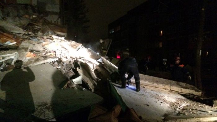 Из-за взрыва бытового газа частично обрушился жилой дом (5 фото) Из-за взрыва бытового газа частично обрушился жилой дом (5 фото)