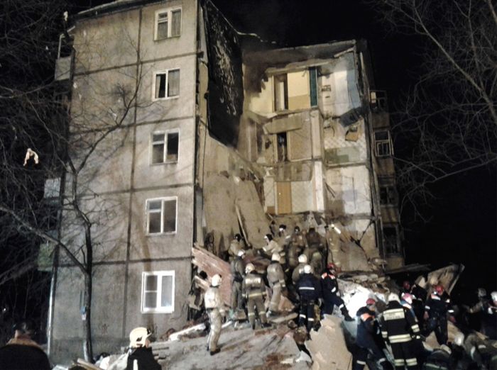 Из-за взрыва бытового газа частично обрушился жилой дом (5 фото) Из-за взрыва бытового газа частично обрушился жилой дом (5 фото)