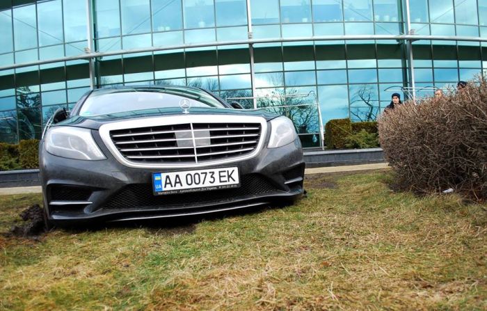    Mercedes S-Class     (7 )