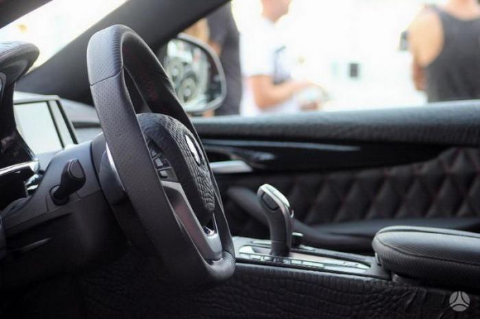 Литовский «аллигатор» BMW X6 (9 фото) Литовский «аллигатор» BMW X6 (9 фото)