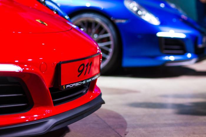   Porsche 911 Carrera (15 )