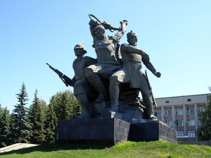 Народные названия памятников в России (14 фото) Народные названия памятников в России (14 фото)