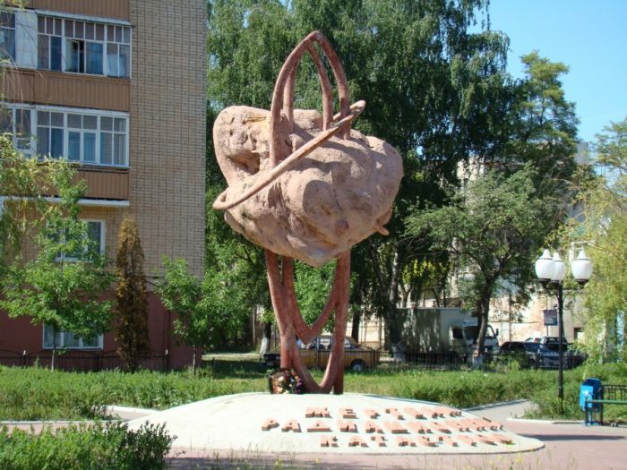 Народные названия памятников в России (14 фото) Народные названия памятников в России (14 фото)